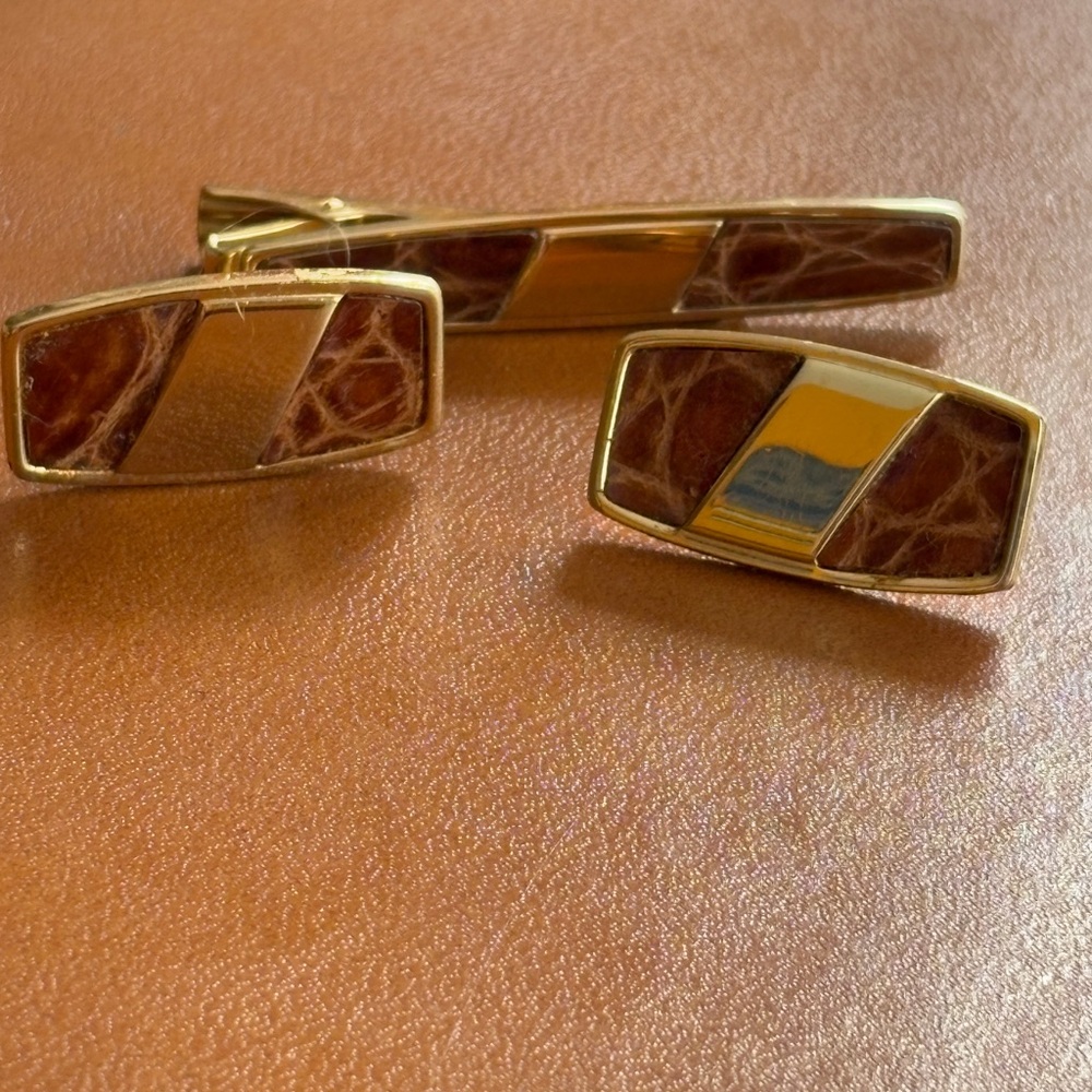 Anson signed vintage tie tack and cuff link set - Picture 5 of 5
